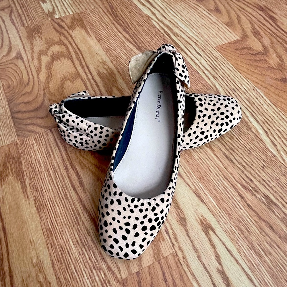Size 7.5M Pierre Dumas Flats